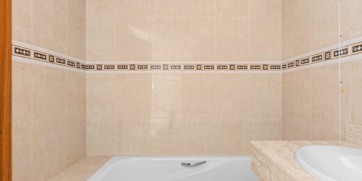 103597_67447efa0e73e