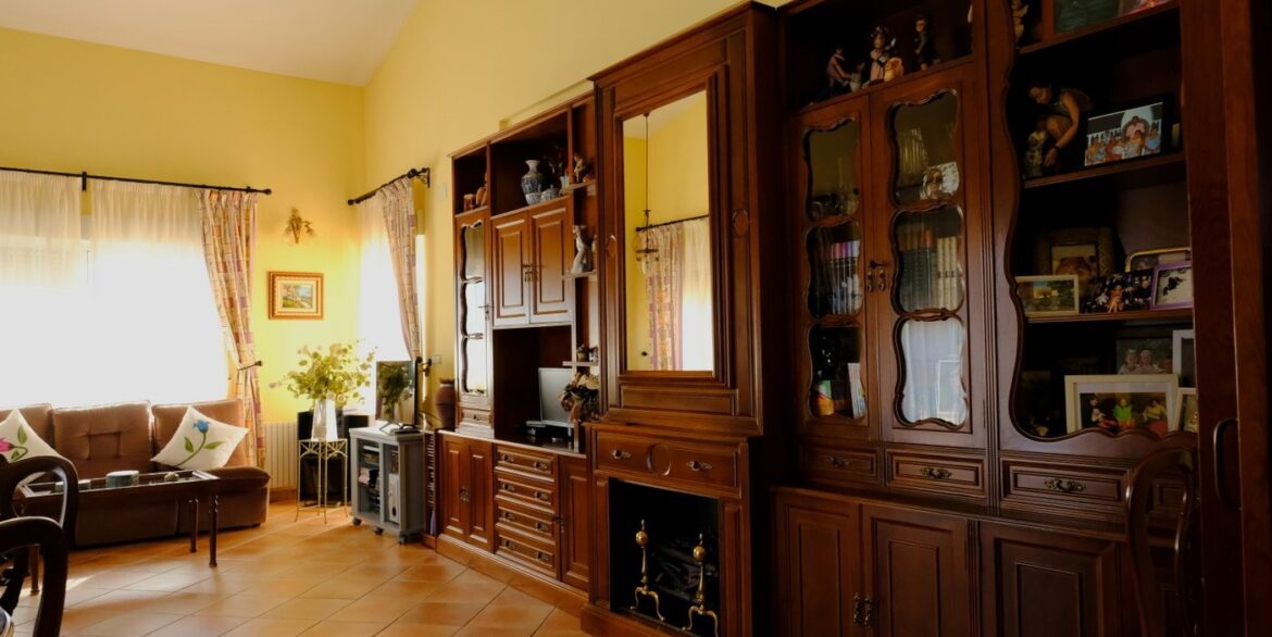 o_1hn08gn88619391538ri0cqj73