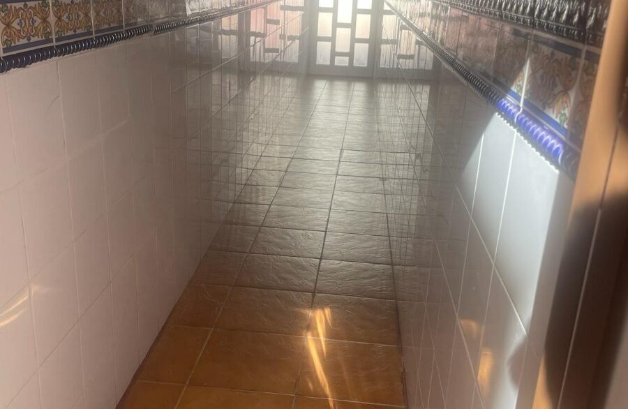 o_1hn5p5uto128v10rt11r1o5e1fbk2i