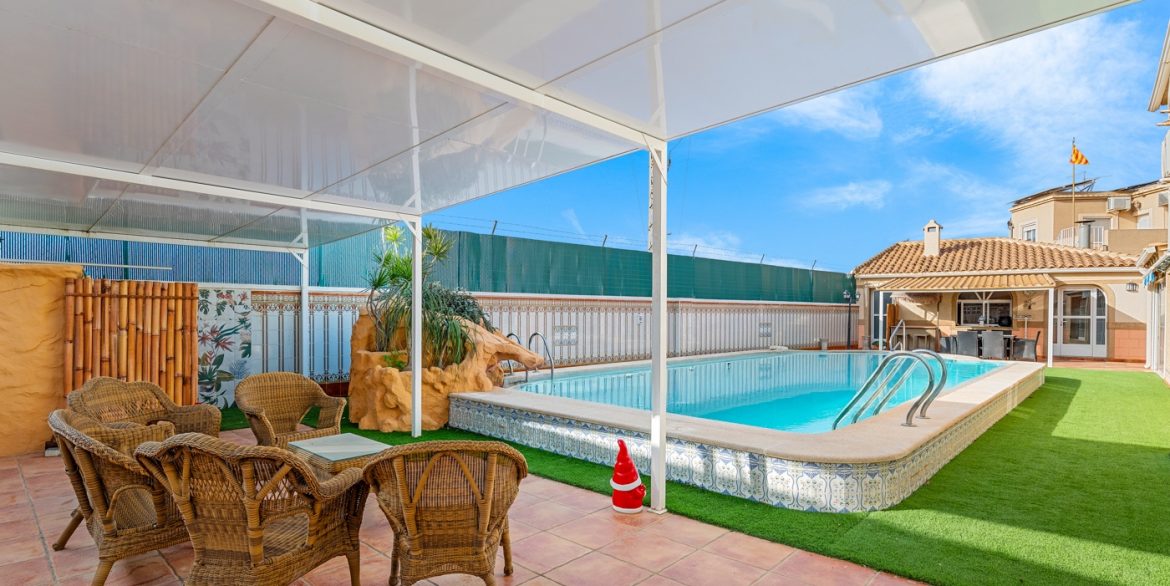 o_1ih31s76014cjme1mr01ta49hh4b