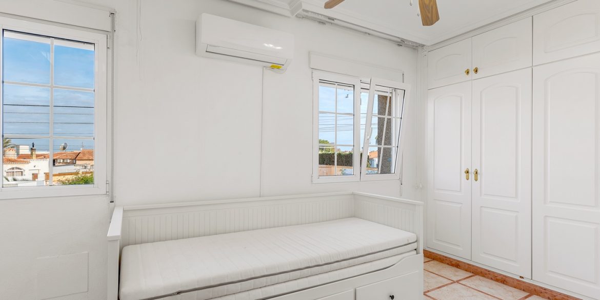 o_1ih31s76232qmjpoeo13jt14s958