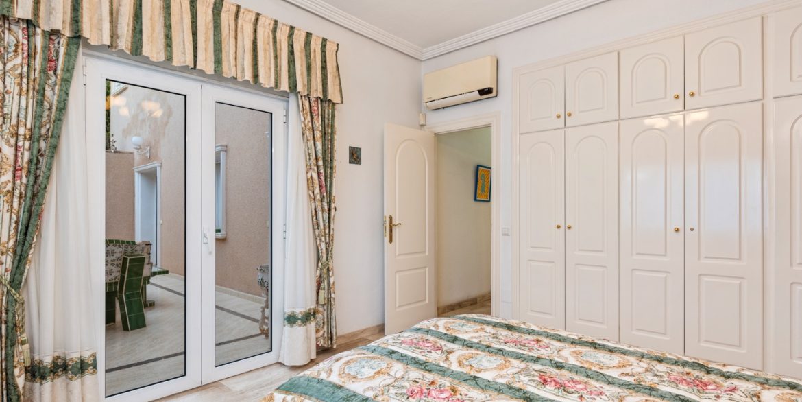 o_1ii9d40eg1ktg7mhba2lig1kse4i