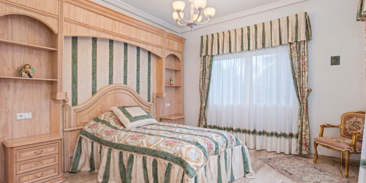 o_1ii9d40eg54sre3mdaa581oj94g