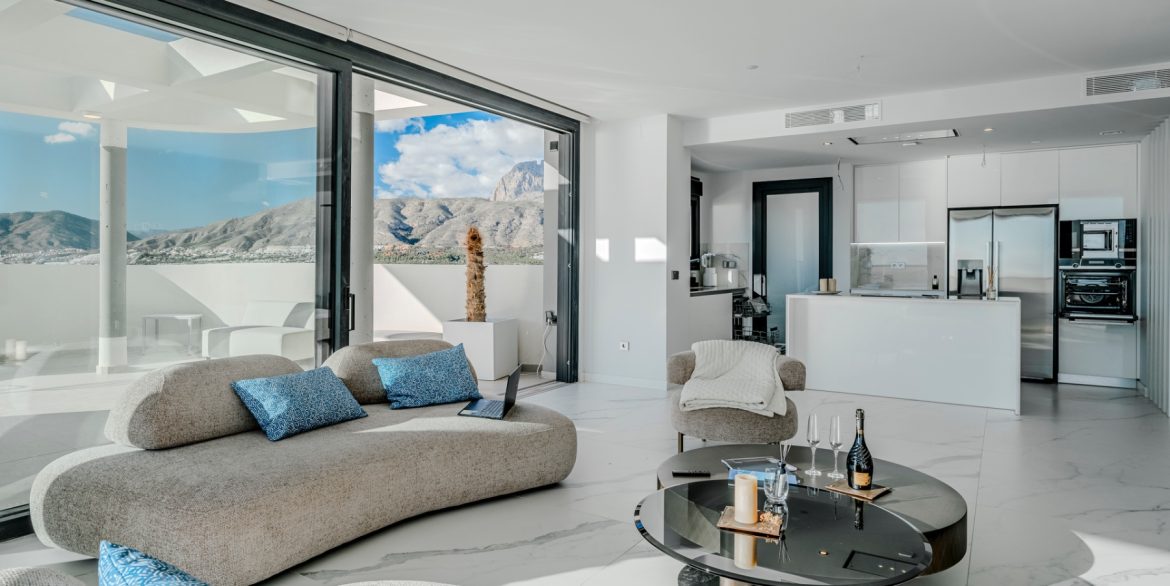 o_1iipmid8917lphd61btfb85j74t