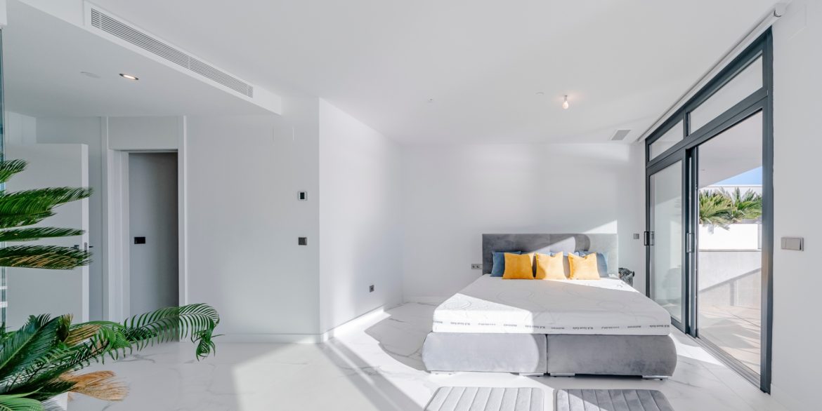 o_1iipmid8b8cmbbg10hi1i361tbd5h