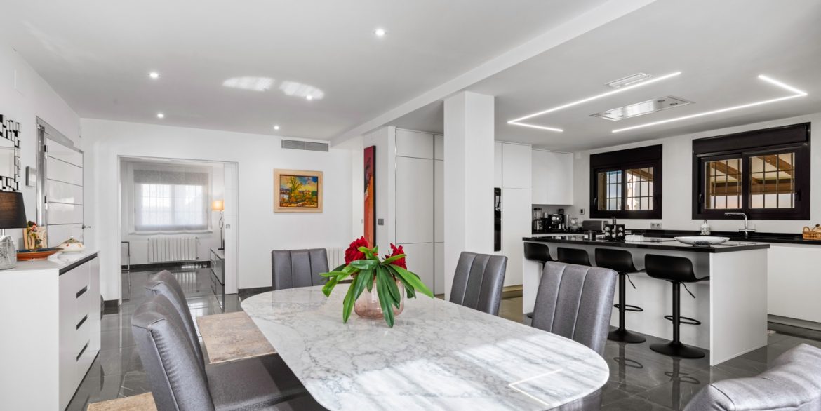 o_1ikd44upg1m6q1h6a2hqudv102u51