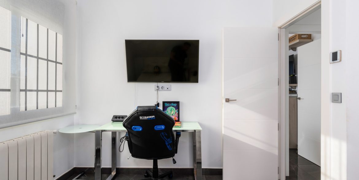 o_1ikd44upgjma4vtr1vepm1d1j40