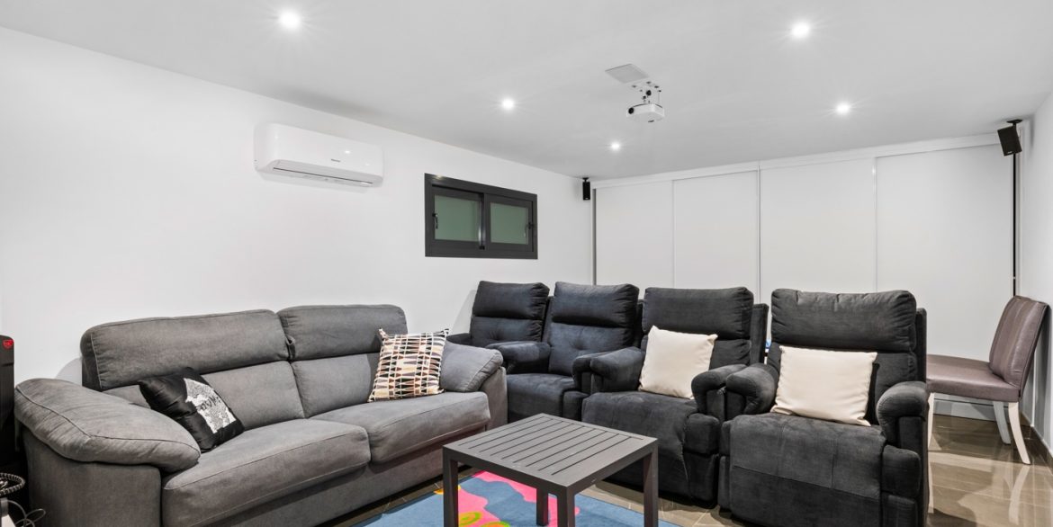 o_1ikd44upgs24ea21hj4ej8fas4n