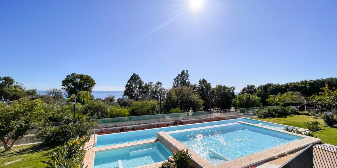 o_1ikid0ksj1j371sm389m12iv16dq38