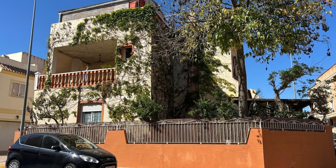 o_1io8cn4cu7fl7nf1gh0fccvro1h