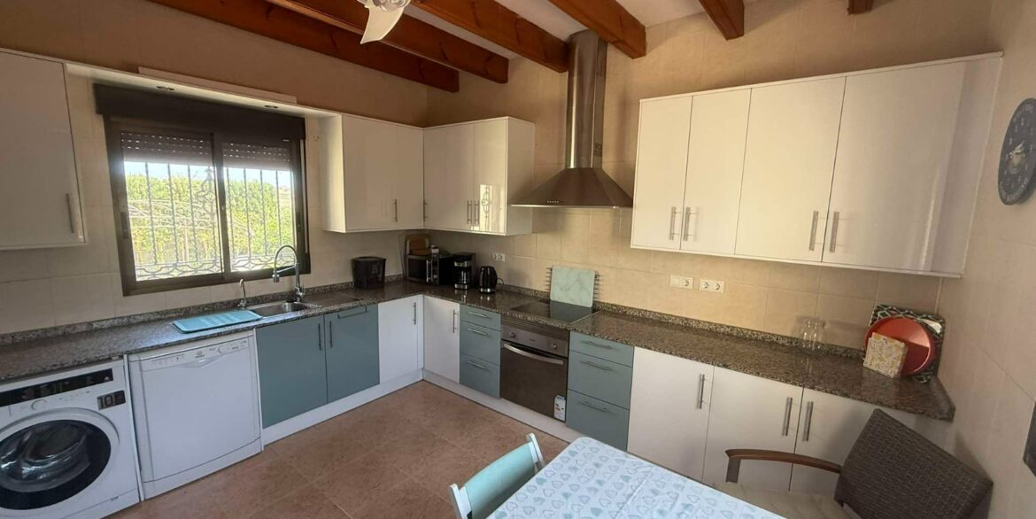 o_1ioq642sk1f85q81ec21g6p1hup3d