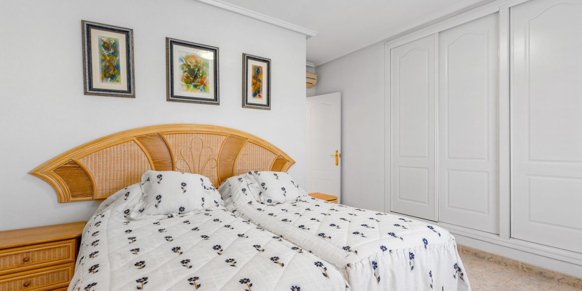 o_1ipsbd81e159k1ulj6dmi7i3h94v