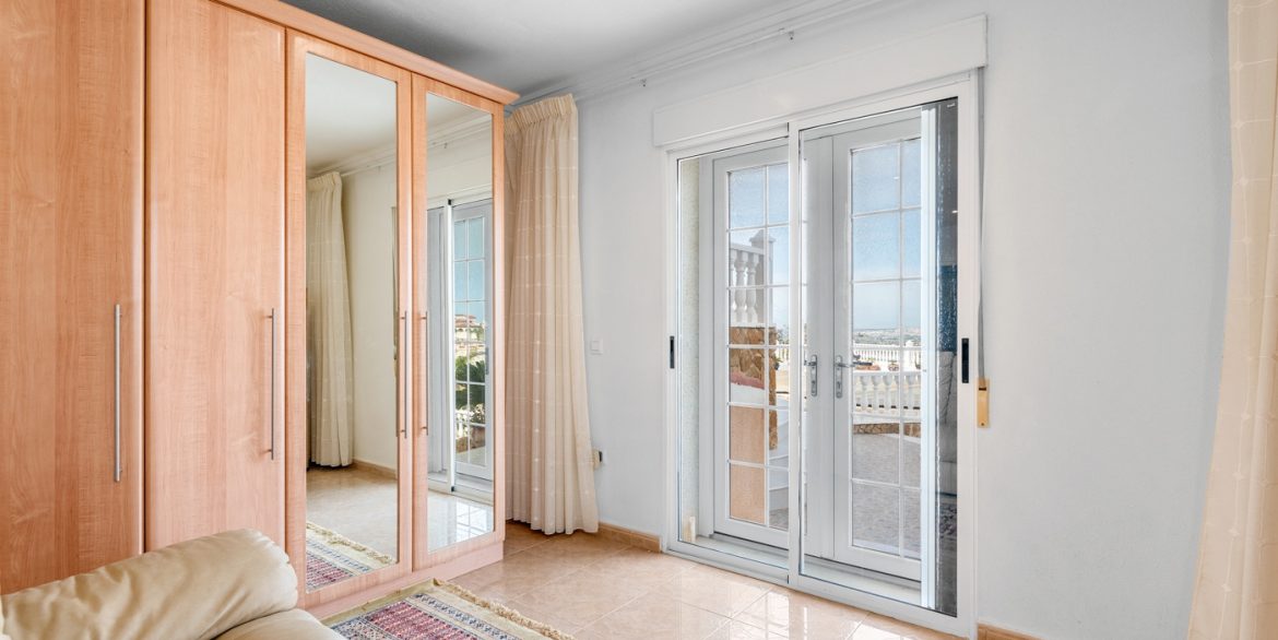 o_1ipsbd81eckttbb100sj8jgvo5u