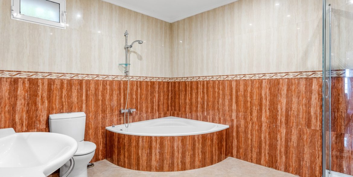 o_1ipsbd81erni1pl611naa8i19gg61