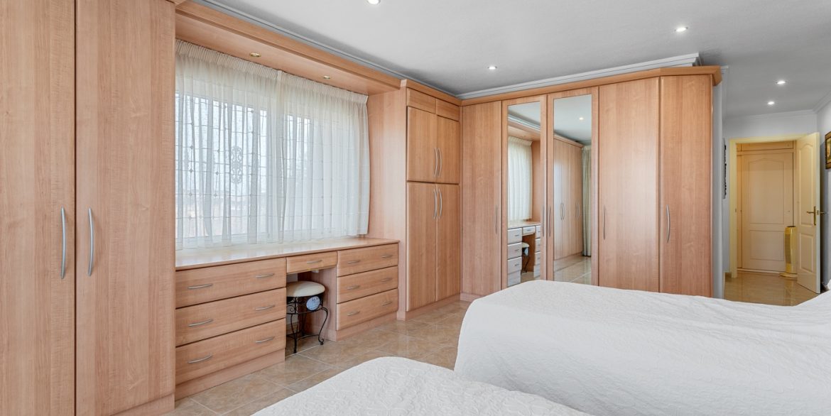 o_1ipsbd81f122q1c521rumi9ncpf6c