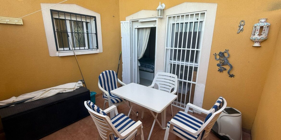 o_1iqimhsa5sj4pr5v4j1eh01do92l