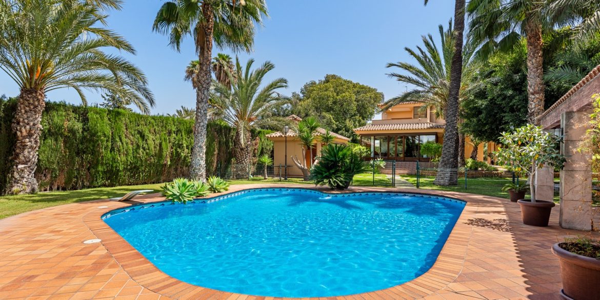 o_1iqiug8791or916cf1d7qb85c0j5d