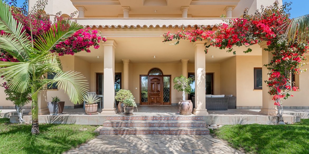 o_1iqiug87927o1m1619121orjcq55