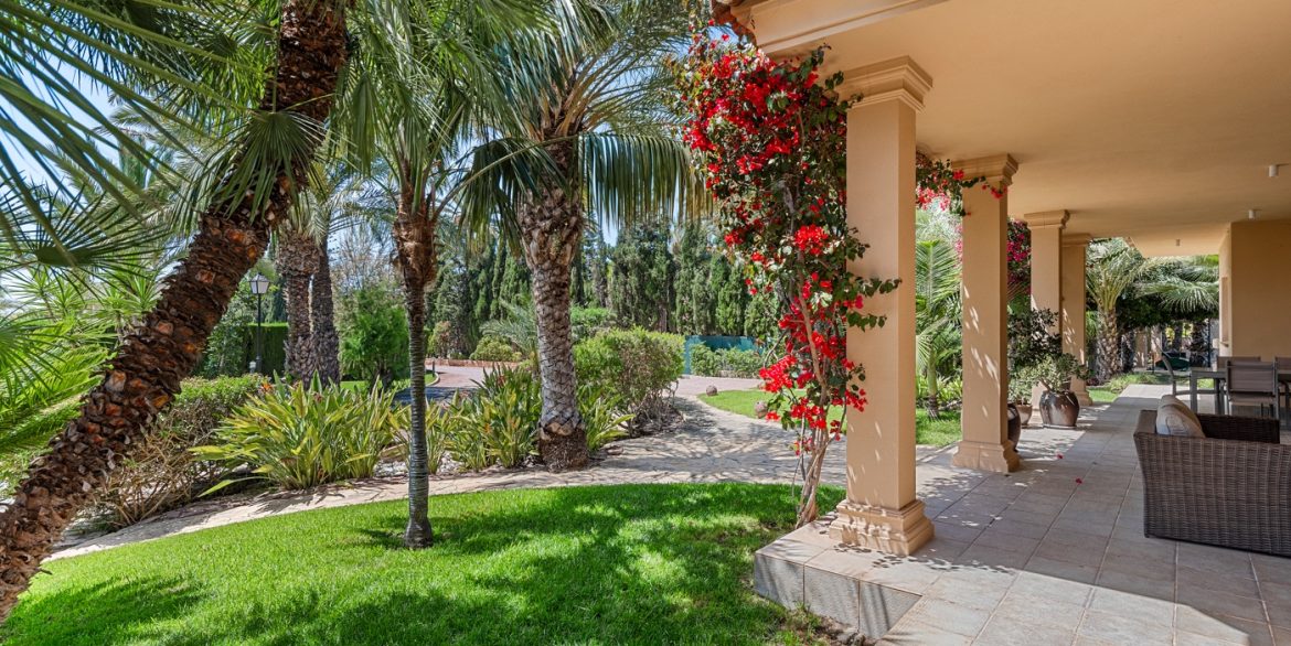 o_1iqiug8797p71qua16g7ehnd6q52