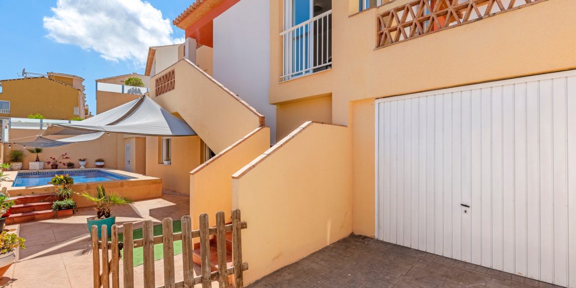 o_1irpuf55o1girail1m4h1p5r1brp49