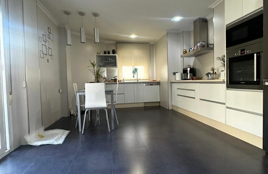 o_1iru8ts021li713jm125e11ho1ub92o