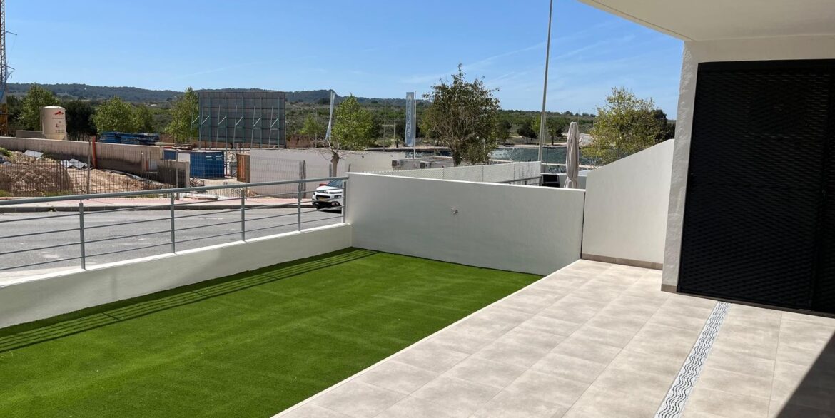 o_1isgq9ftq17m0lmv1l0q8r015re22