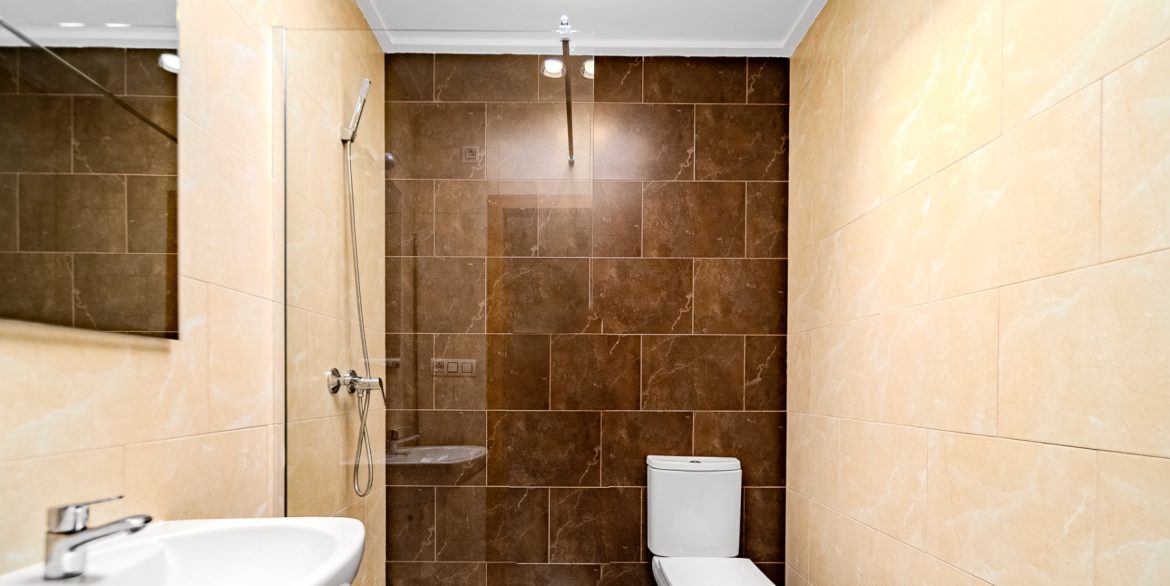 o_1isnk17utht03sk1qr610ao12cn2k