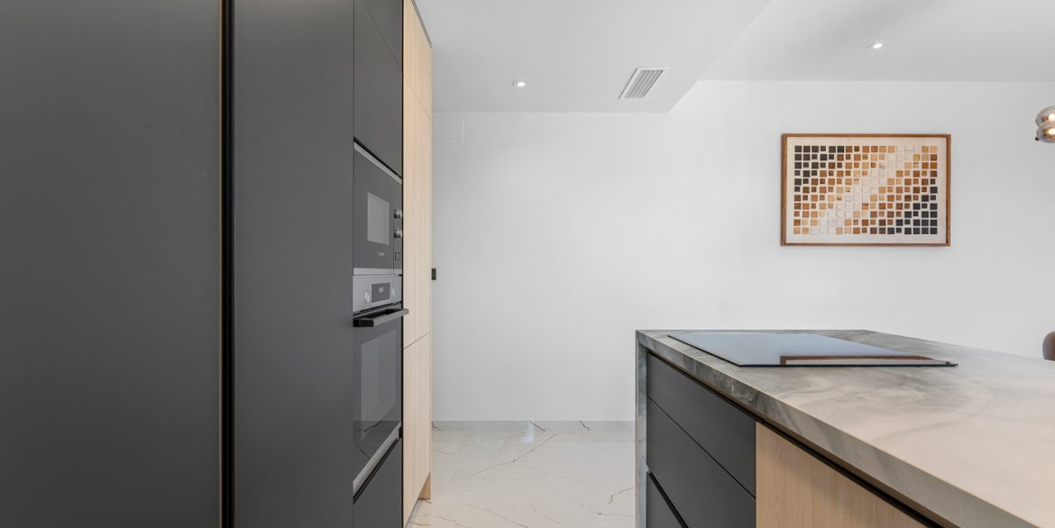 o_1isnlibclsbf1m1p1mdj1c1a1ll53i