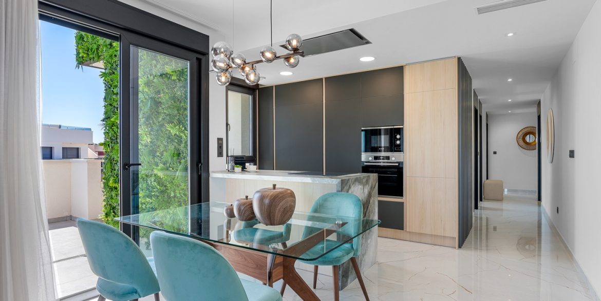 o_1isnlibclvr21rl912eiml37k93j