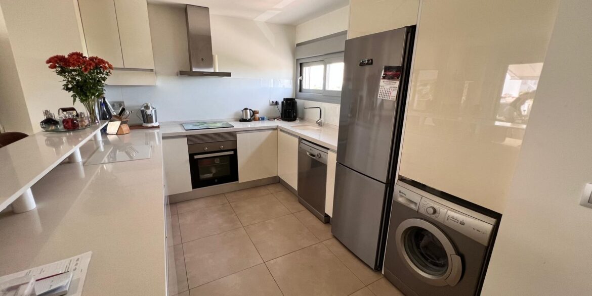 o_1isoj5edv9b21nk21hbif3bfnh21