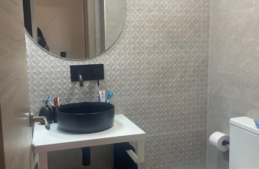 o_1ithrof9s1ufq1b606jnman1k472b