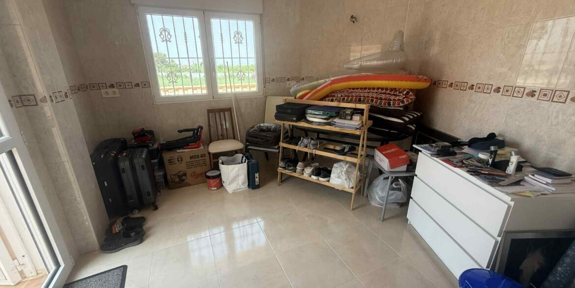 o_1itiblvt010cc4ee13hr9fkpui31