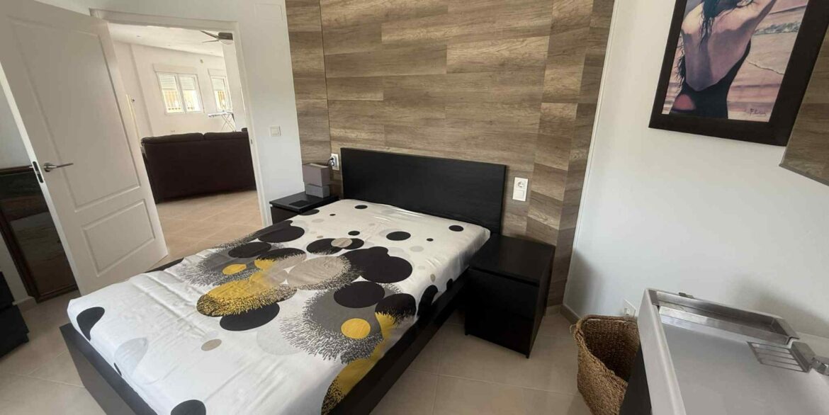 o_1itiblvt0ohjr6m12t268m1g883b