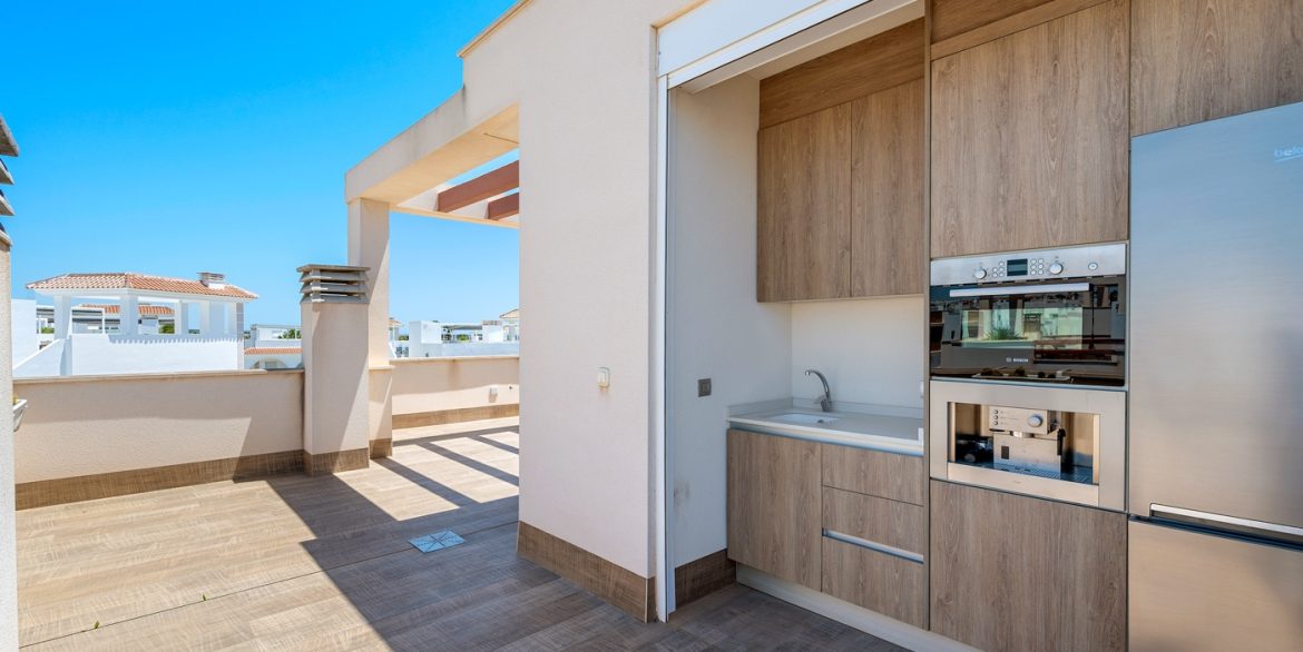 o_1itphpcls1098bfs1dibrva1t742n