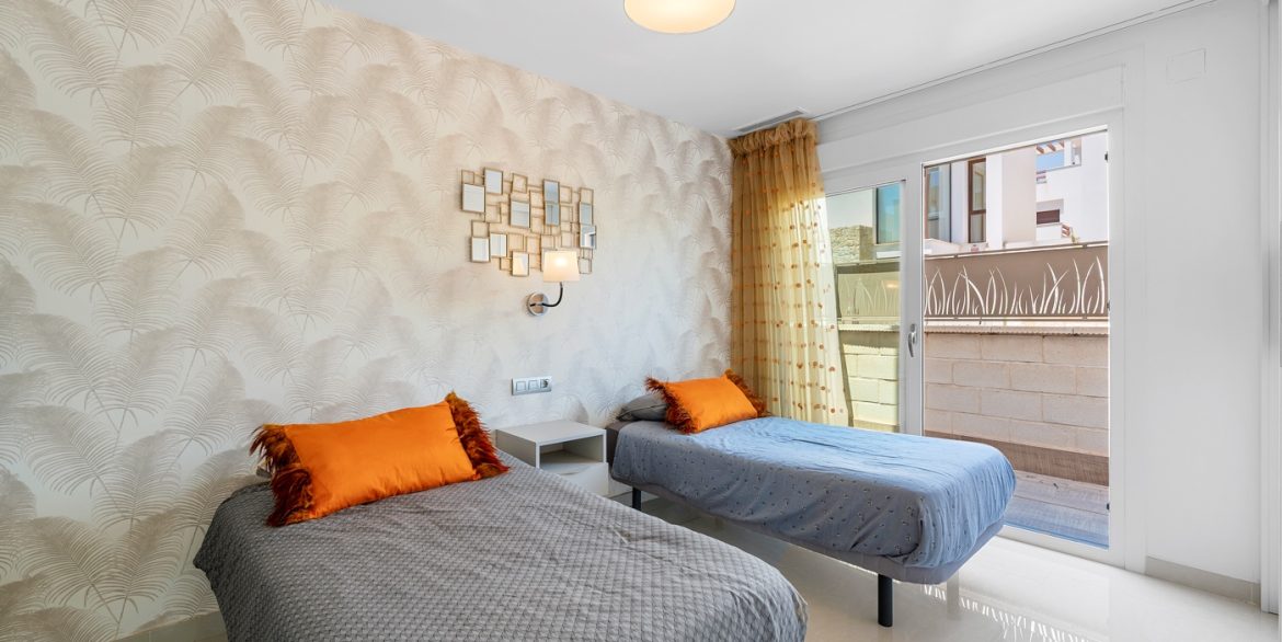 o_1itphpcls1pjhttk19ruv9dq4936