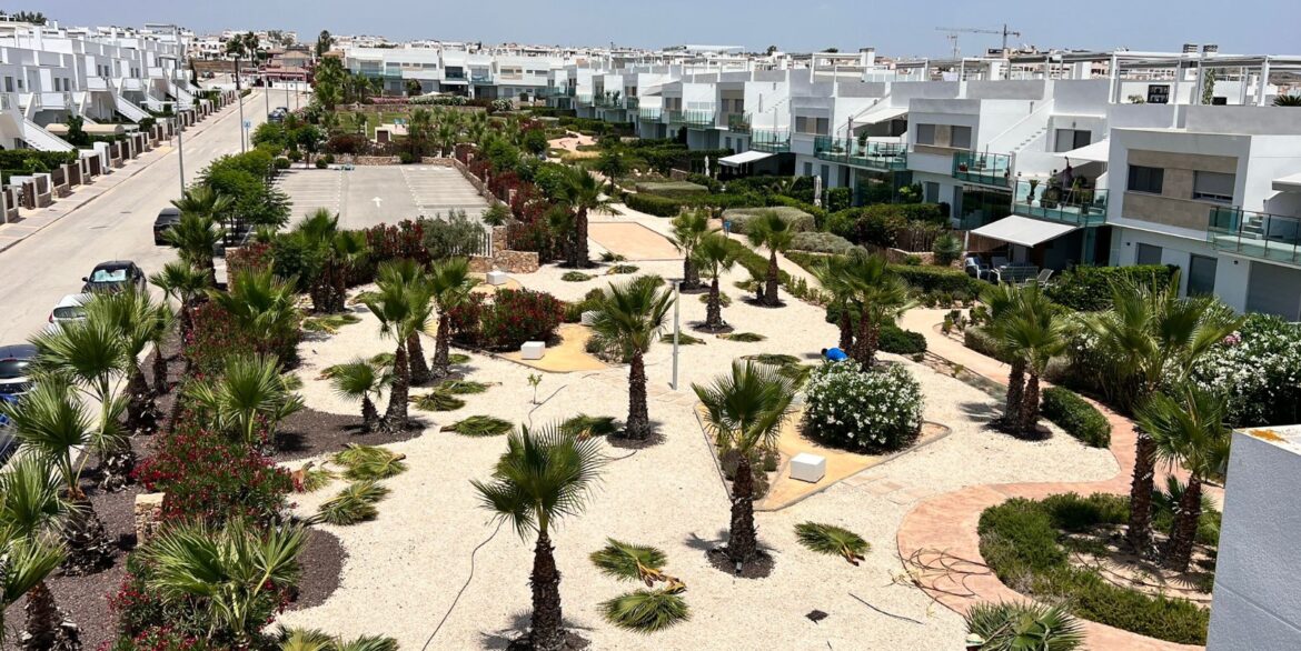 o_1iujk49bfgsnsbmrm9dds1hka2e