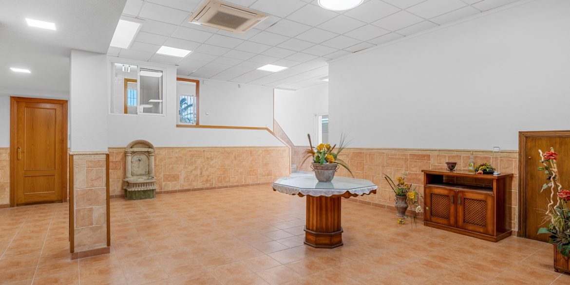 o_1ivfk1rmc1coet361lubnp1trr50