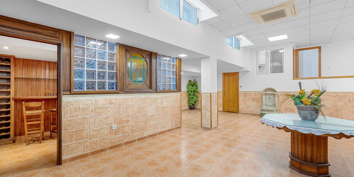 o_1ivfk1rmc1k3q1skj1h8g1iia13nq4v