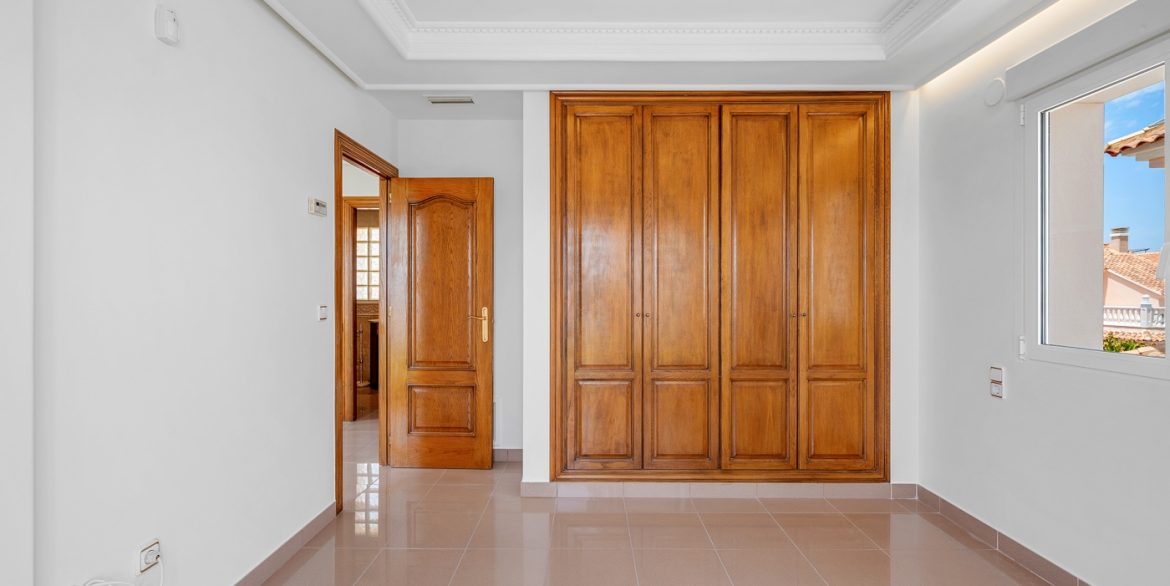 o_1ivfk1rmcl07jsv10b01k311nvq4o