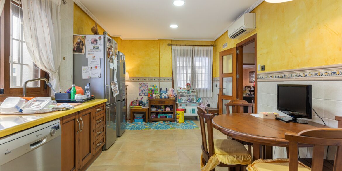 o_1j06u14n21blhj5t1ikdh4v1v3e3p