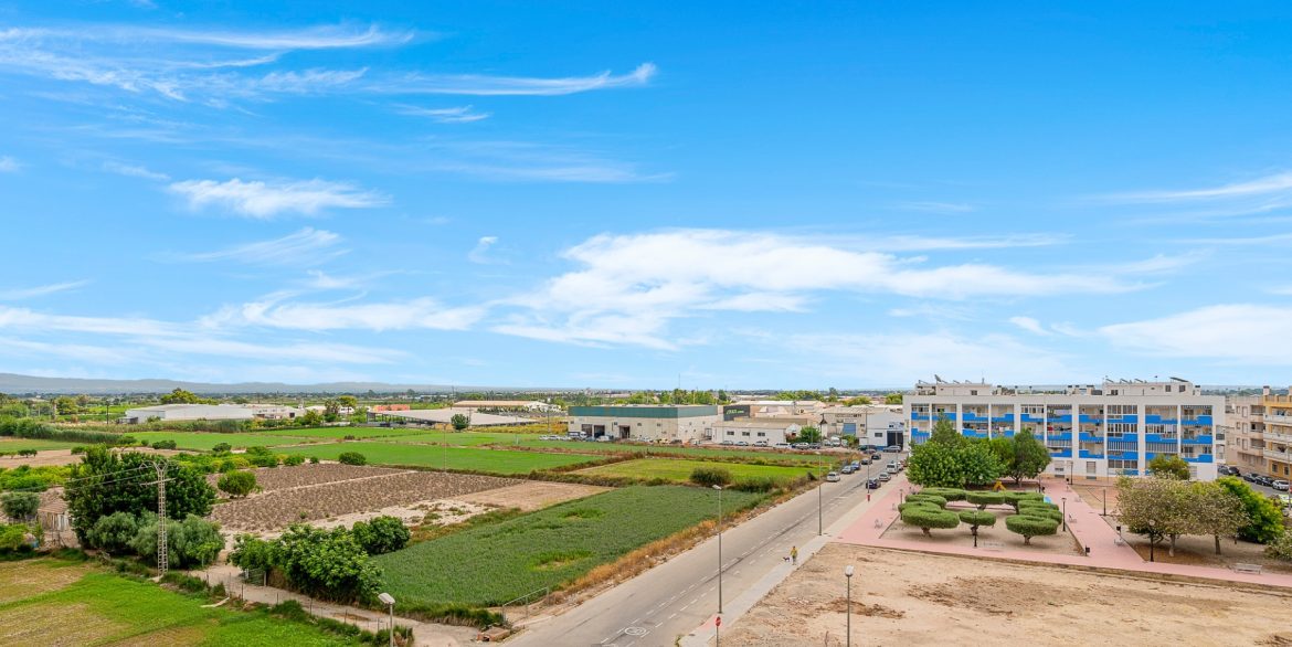 o_1j16ehsi3le1962115r1c28f2s2v