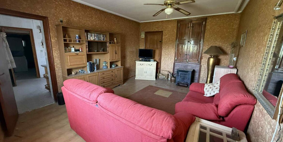 o_1j1artnuq1vvs92utkt18m61d0b2g