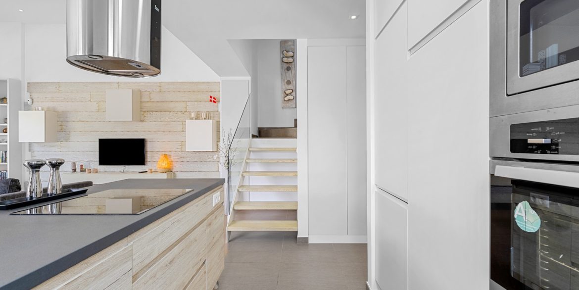 o_1j1da21q214d51s3ibsq1r5q1j052o