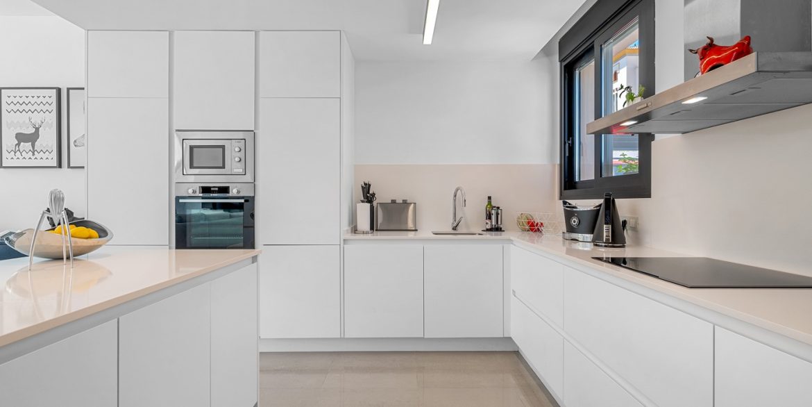 o_1j22kpn5mr1m14if19plseeh9h42