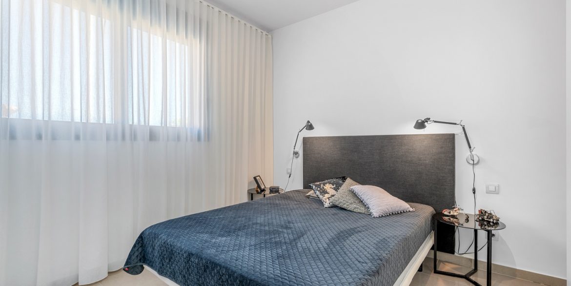 o_1j22kpn5n2vfmi91k101caf1l2850