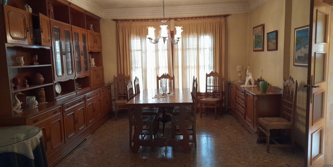 o_1j2f1klve1bbm1l32ktm0c1ou82r