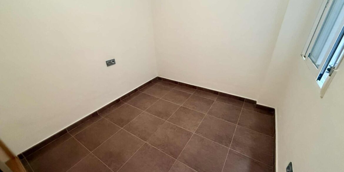 o_1j33eo5ei16h9sah1dm7ur052i