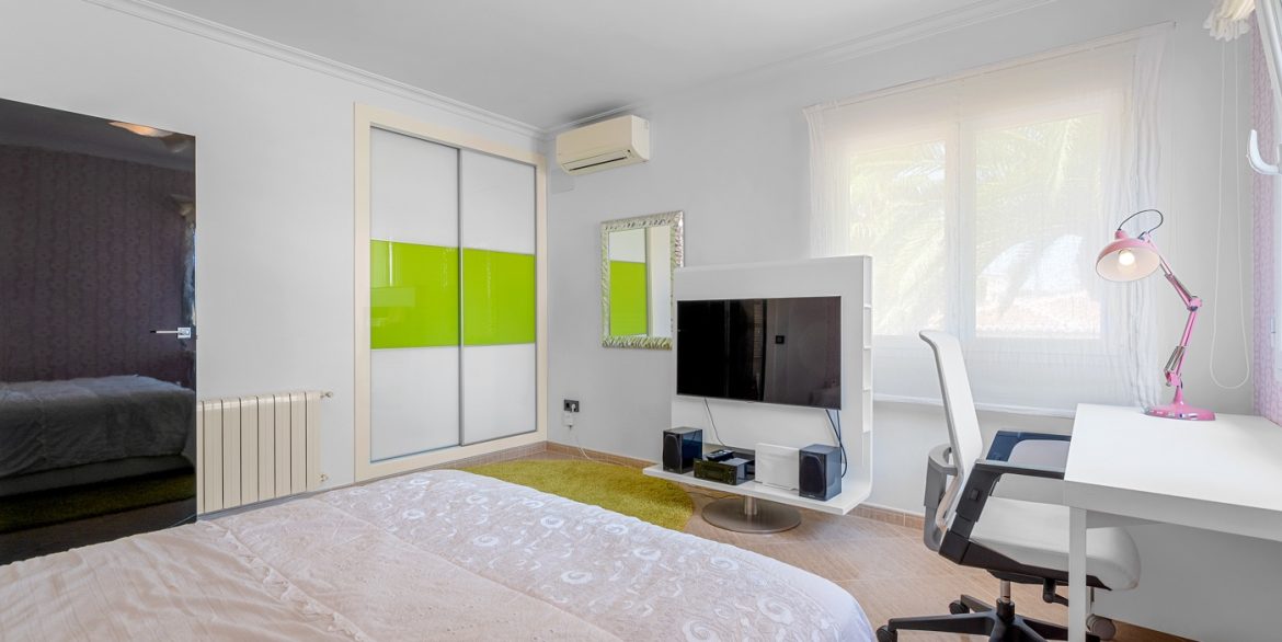 o_1j3dh8o8g1pg9bsgs11qgd1eug59