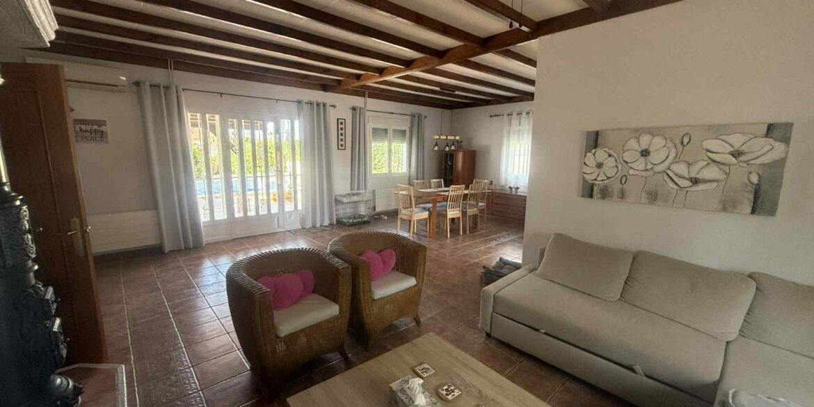 o_1j427rn191c3f1s52dg2nro1dj62d