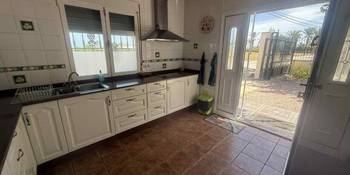 o_1j427rn19bkj15nq2rn4th1nmn21